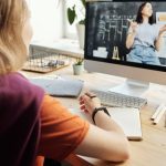 Les élèves peuvent apprendre en ligne avec des professeurs particuliers